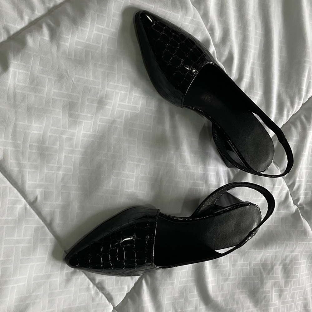 Women’s Black Pointed Slingback Flats